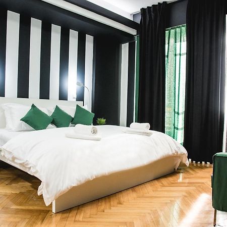 Home Plus Harmonia Атина Екстериор снимка