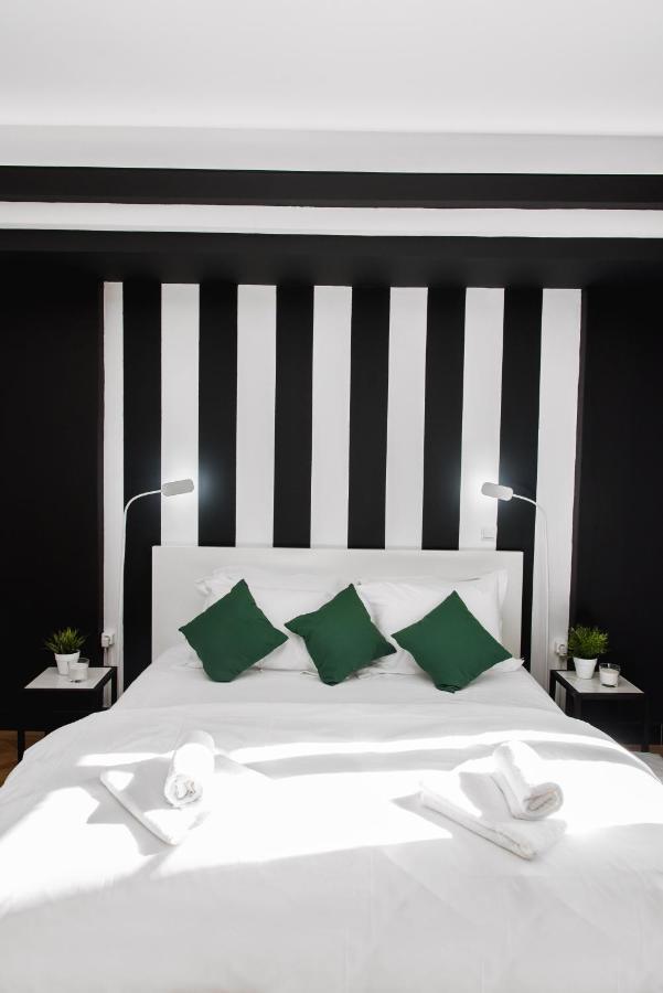Home Plus Harmonia Атина Екстериор снимка