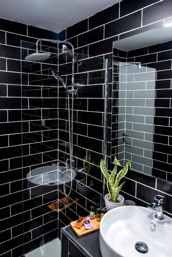 Home Plus Harmonia Атина Екстериор снимка